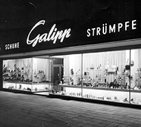 1969 Strahlende Schaufenster! Das erste Geschäft in Nürnberg.